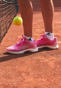 AVACOURT 2 - Multicourt Tennisschuh - bliss pink/silver-coloured/lucid pink