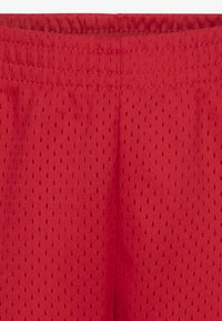 Nike Sportswear ESSENTIAL - Shorts - university red