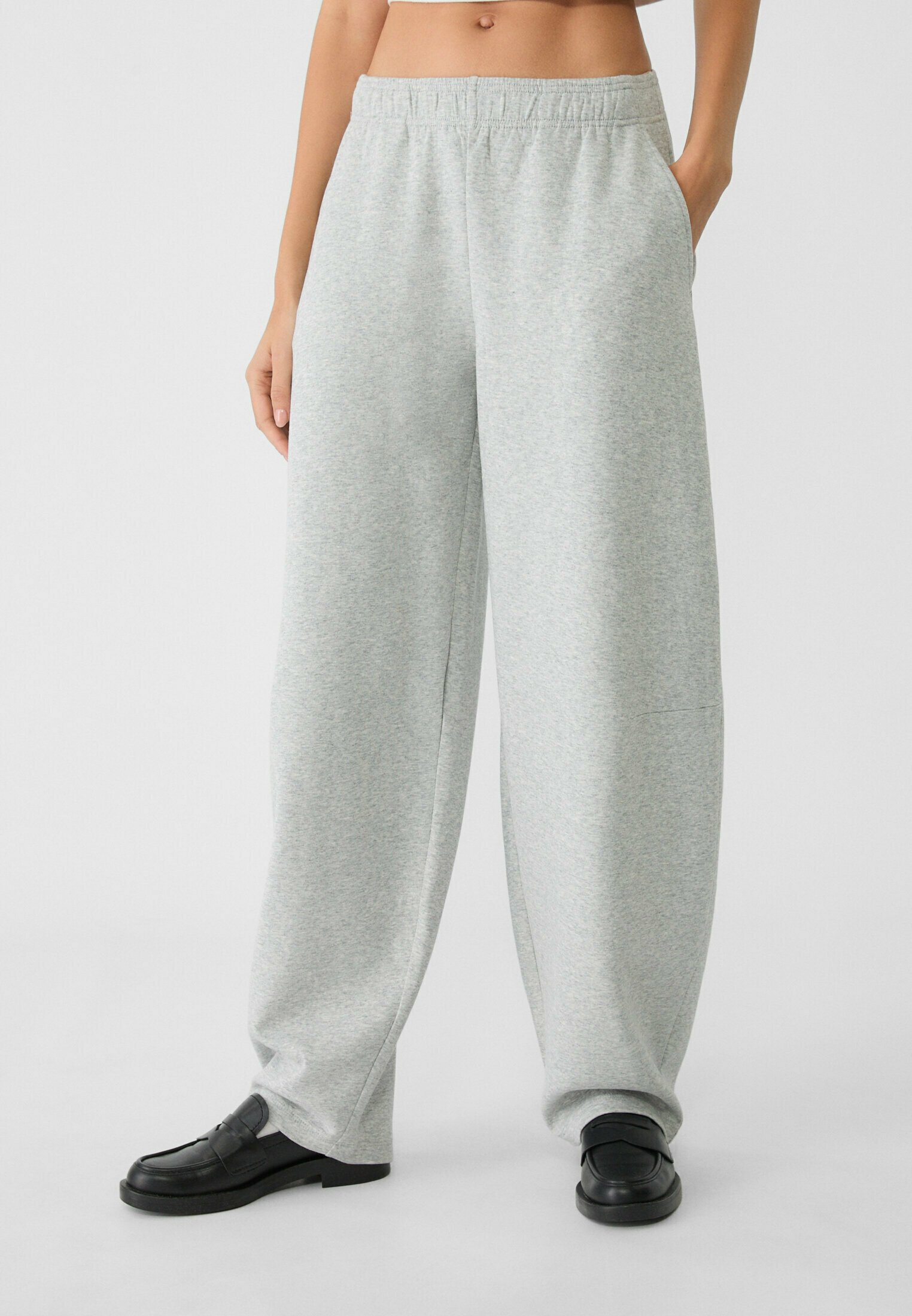 【U LAN】Tully Brushed Side Pintuck Balloon Jogger Pants Pintuck Balloon Pant in Indigo - Estudio Niksen