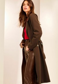 Lipsy DOUBLE BREASTED BELTED - REGULAR FIT - Trenčkot - brown