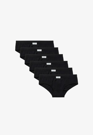 Sei slip neri stile brief con piccole etichette bianche del marchio centrate sulla fascia anteriore, disposti in una pila sfalsata.
