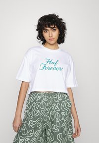 HUF FOREVER CROP TEE - T-shirt estampada - white