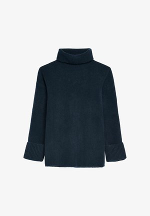 Granatowy, oversize sweter z prążkowanym golfem i mankietami, wykonany z miękkiego, teksturowanego materiału, z luzem w kroju.