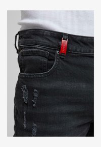 Non sélectionné, black