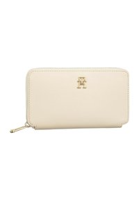 Cremfarbener Reißverschluss-Wallet aus glattem Leder. Hat ein goldenes Logo und Nähte, mit einer schlanken rechteckigen Form.