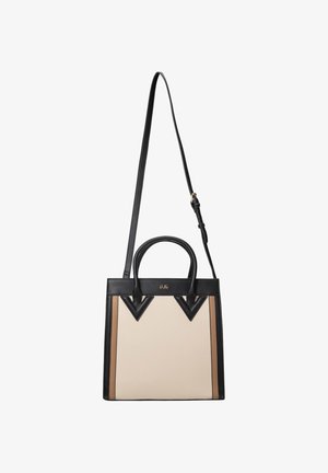 Strukturierte Handtasche in Creme, Schwarz und Braun. Verfügt über Obergriffe, einen verstellbaren Gurt und geometrische Akzente auf der Vorderseite. Glatte Oberfläche.