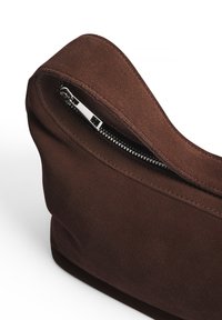 Thumbnail Image 3