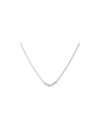 Collana in argento con un pendente rettangolare inciso con la scritta "BOSS" e un accento di cristalli trasparenti. Design semplice e raffinato.