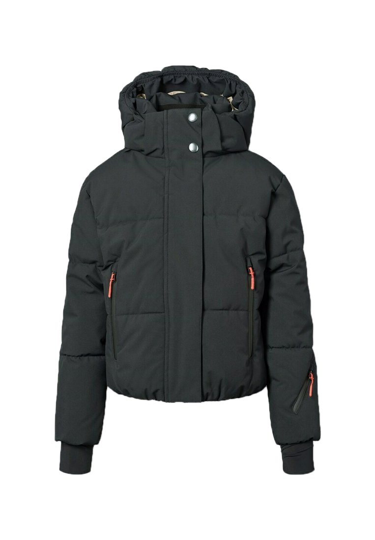 Doudoune noire avec capuche, présentant une texture matelassée, deux poches zippées à l'avant et des poignets élastiques. Des fermetures à pression maintiennent le devant.