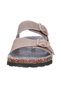 Braune Stoffsandalen mit zwei verstellbaren Riemen, Korkfußbett und Gummisohle. Mit einer strukturierten Oberseite für besseren Halt und Komfort.