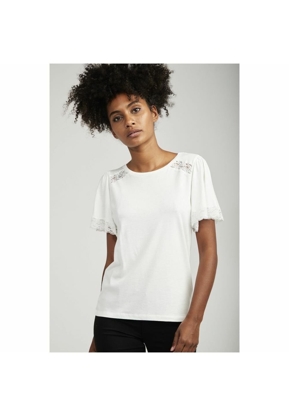 NAF NAF T shirts ecru Zalando.no NAF NAF PUNTA - T-shirts med print - milk