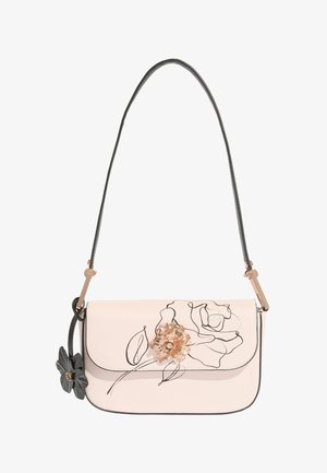 Lyserød skuldertaske med sort blomsterlinjetegning, guldfarvet blomsterudsmykning, sort blomst charms og tynd sort rem.