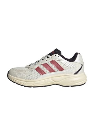 Weißer Adidas Laufschuh mit pinken Streifen, Mesh-Obermaterial, schwarzer Innenausstattung und gepolsterter Sohle mit der Aufschrift "Cloudfoam" auf weißem Hintergrund.