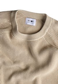 NN.07 Sweter