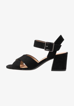 s.Oliver Riemensandalette - black