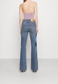 BDG Urban Outfitters Flared-farkut - blue denim
