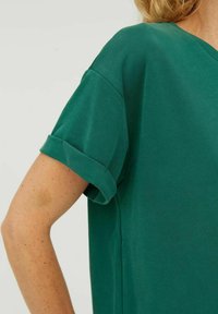 mbyM AMANA-M - T-shirt basic - rain forest