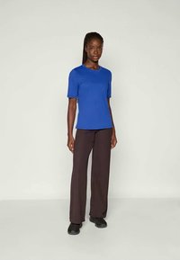 ONLY Play ONPJINTO ON TRAIN TEE - T-shirt basic - mazarine blue