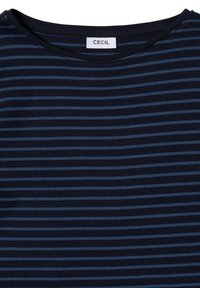Marineblau gestreiftes T-Shirt mit hellblauen horizontalen Streifen. Weicher Stoff, Rundhalsausschnitt, und das Etikett trägt die Aufschrift "CECIL" in der Nähe des Kragens.