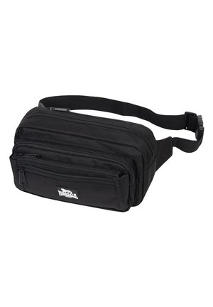 Marsupio in tessuto nero con più scomparti con zip, tracolla regolabile, forma rettangolare e una patch con logo sul davanti.