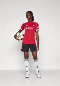adidas Performance LIVERPOOL FC 25/26 HOME JERSEY - Klub merchandise - strawberry red