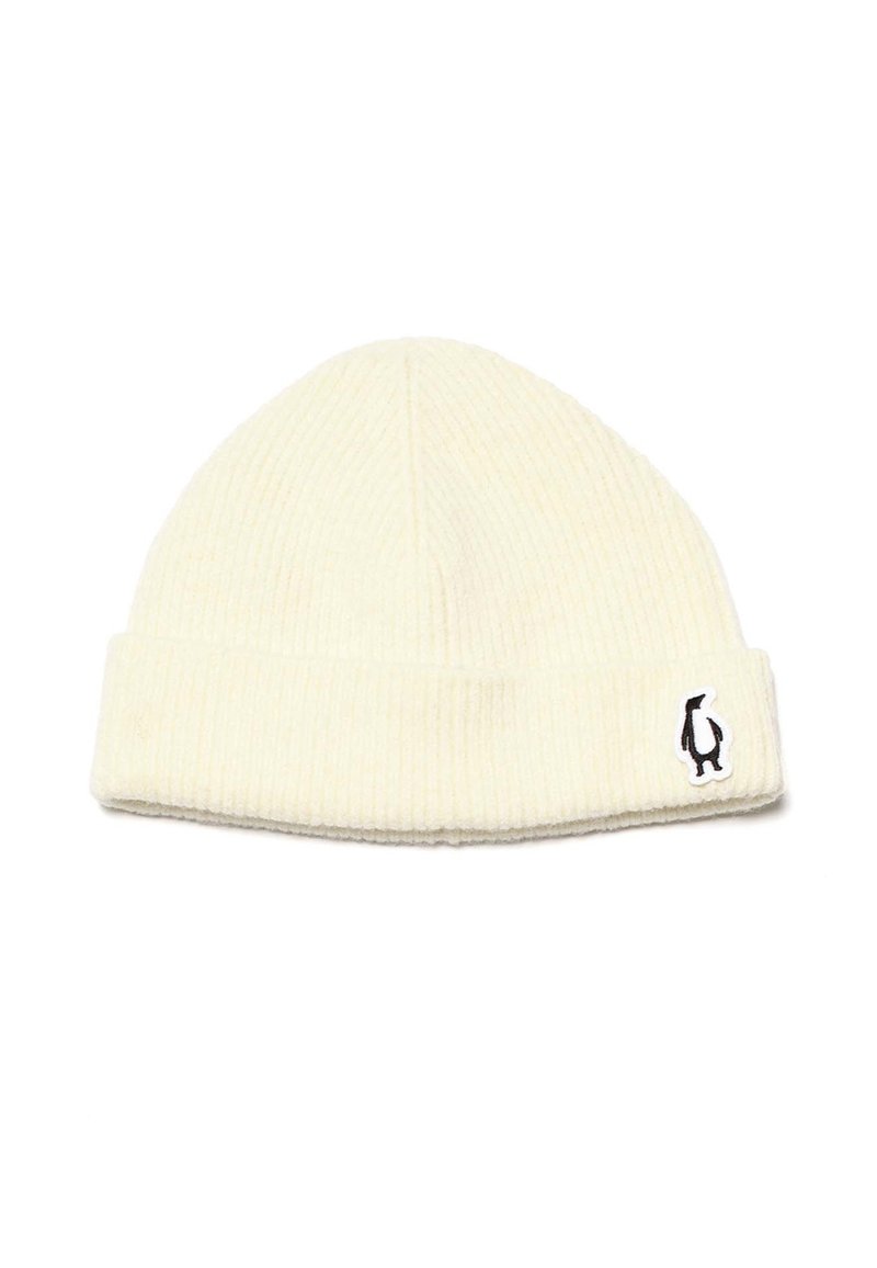 Berretto in maglia color crema con una texture a coste e risvolto. Presenta un piccolo logo di pinguino nero sul lato.