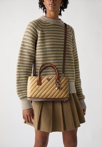 Guess - SIMONA SMALL SATCHEL - Handbag - natural/cognac Thumbnail Image 1