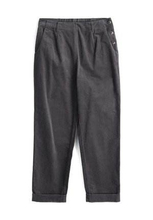 Tamsiai pilki, siaurėjantys kelnių modeliai iš minkštos medžiagos. Juosmens srityje yra elastinė juosta ir trys mygtukai dešinėje pusėje užsegimui.