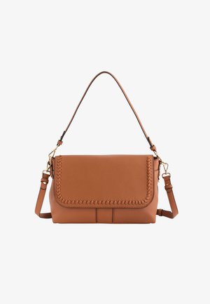 Leren handtas in tan met een gevlochten randdetails, een gladde textuur, verstelbare schouderband en hardware in goudkleur. Rectangulaire vorm.