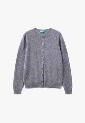 Grauer Cardigan aus weichem Strickmaterial, mit rundem Ausschnitt, Frontknöpfen und gerippten Bündchen und Saum. Einfaches Design ohne Muster.