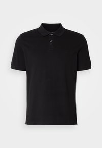 Polo noir à manches courtes avec col rabattable et patte à deux boutons, présenté sur un fond clair uni.