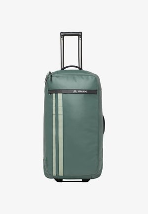 Maleta verde con detalles negros, que cuenta con un asa superior, un asa retráctil y tres rayas verde claro en la parte frontal.