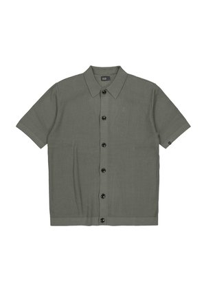 Korte mouwen olijfgroen gebreid shirt met kraag en zes zwarte knopen aan de voorkant, plat neergelegd.