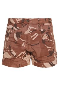 Shorts camouflage en marron et beige, confectionnés en tissu léger, avec poches avant, fermeture par bouton et coupe décontractée.