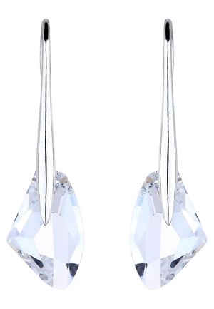 Para srebrnych kolczyków z asymetrycznymi, przezroczystymi, fasetowanymi kryształowymi zawieszkami.