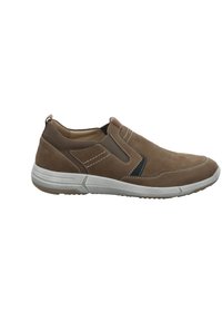 Scarpa slip-on in suede marrone con pannelli elastici laterali, suola in gomma bianca, cuciture a contrasto e un pannello posteriore testurizzato.