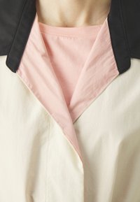 WEEKEND MaxMara Prochowiec
