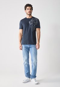 Pier One - T-shirt z nadrukiem
