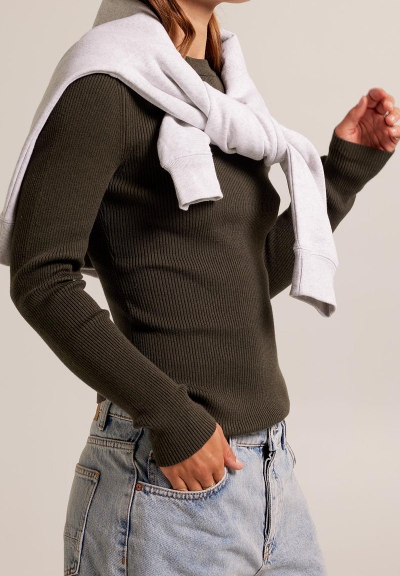 America Today Svetr - grey