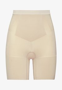 Unselected, soft nude
