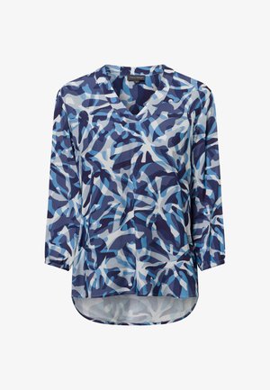 Blaue und weiße gemusterte Bluse mit V-Ausschnitt, Dreiviertelärmeln und längerer hinterer Saum, aus einem leichten Stoff.