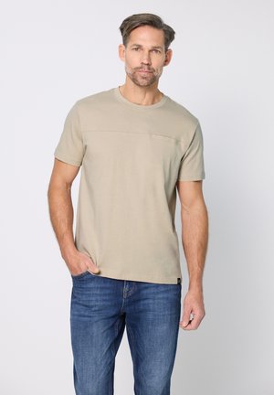 MIT BRUSTTASCHE - T-shirt basic - beige