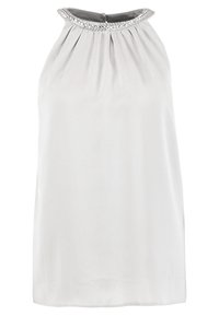 Ljusgrå halterneck-topp gjord av slät tyg, med en plisserad design och en glittrande texturerad krage. Ingen synlig hårdvara.