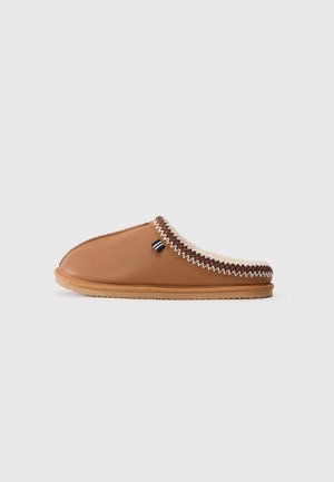 Slippers - cognac