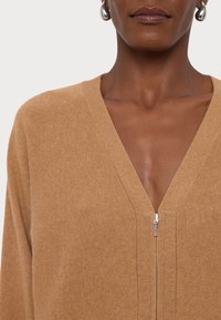 KNITID BATWING - Kardigan - chestnut