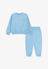 Selected, blue chill