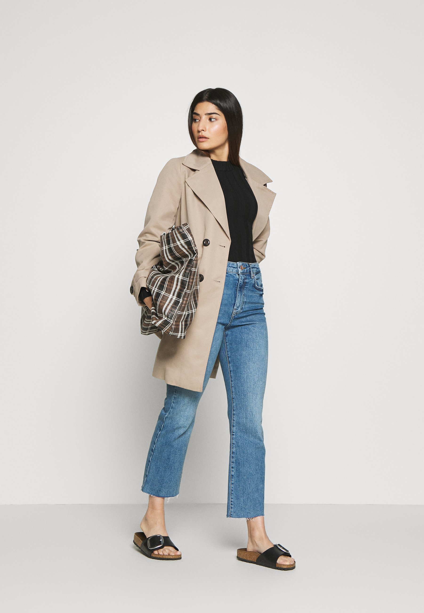 Gina Tricot Petite YLVA PETITE - Jeans a zampa - mid blue/blu - Zalando.it