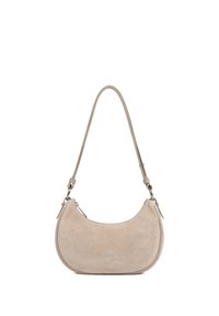 Borsa a tracolla in camoscio beige con forma curva, tracolla sottile regolabile, accessori in argento e chiusura con zip per un accesso sicuro.