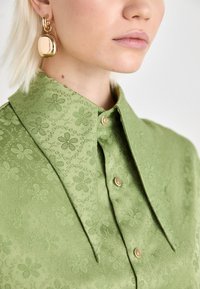 Sister Jane UNISEX - Gombos blúz - green