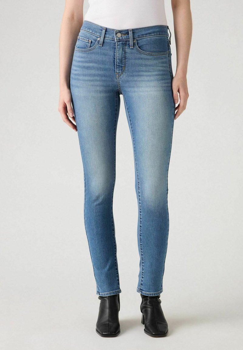 Levi's® SHAPING PATTER - Vaqueros pitillo - soft clean white